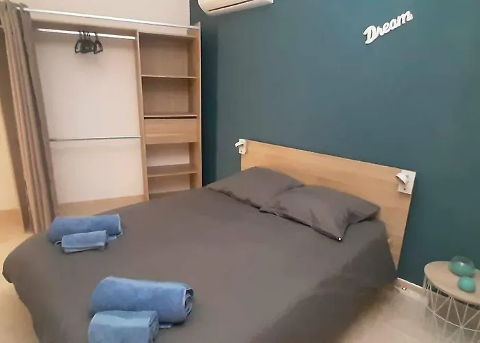 Appartement En Rez De Jardin *