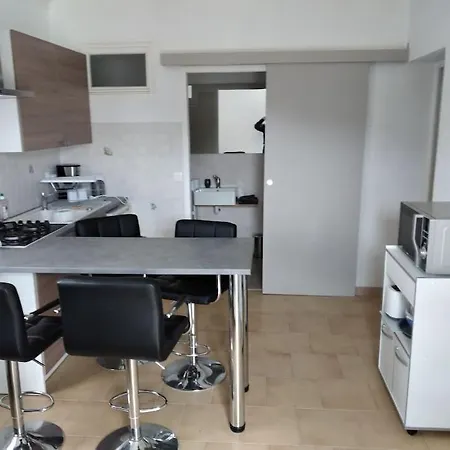 En Rez De Jardin Apartament *